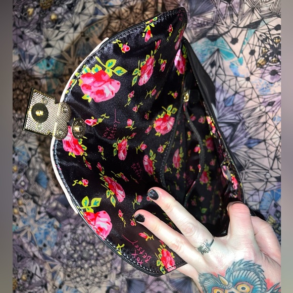 betsey johnson frenchie clutch - Picture 3 of 3